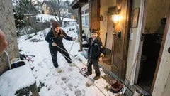 Krátka historka: Sánky mali byť na striedačku. Syn sa len usmial